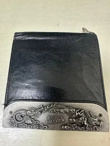 장 폴 고티에 접이식 지갑 블랙 드래곤 플레이트