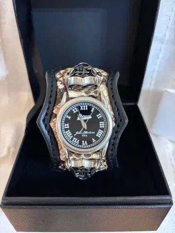 아르테미스 클래식 바이슨 손목시계 아르테미스 클래식