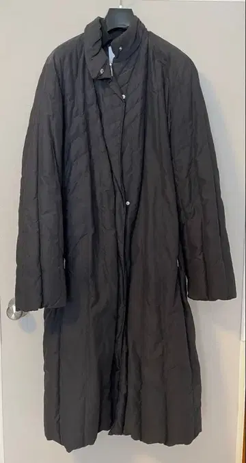 나카 이탈리아 디자인 블랙 롱 다운 코트