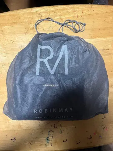 ROBIN MAY 네이비 지갑