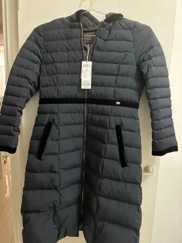 TOCCA 네이비 다운 자켓 사이즈 4