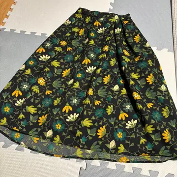 호코모모라 꽃무늬 스커트