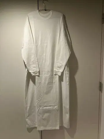 MAISON EUREKA 화이트 롱 원피스 긴팔