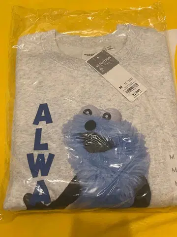 퍼펫 순순 GU 콜라보 맨투맨 M