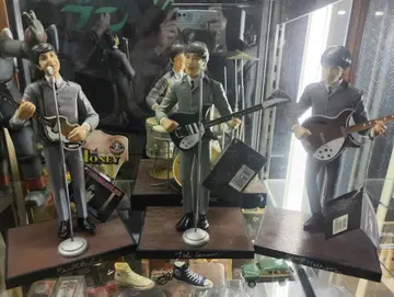 비틀즈 피규어
