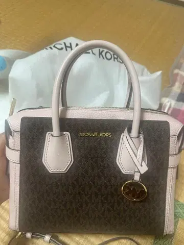 MICHAEL KORS 로고 핸드백
