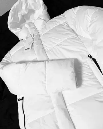 재판매 없음!! AZUL 화이트 다운 자켓 후드 부착