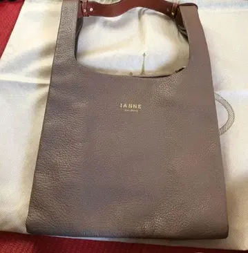 이안느 라팡 토프