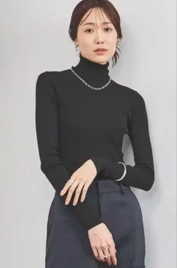 UNITED ARROWS 실크 리브 터틀넥 니트