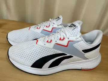 새상품급 Reebok 리복 러닝화 26.5cm 남성용