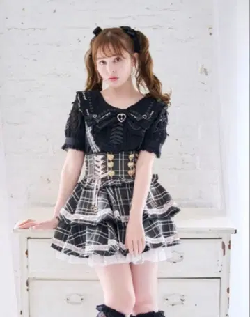 LIZLISA 스캘럽 리본 카라 리브 상의