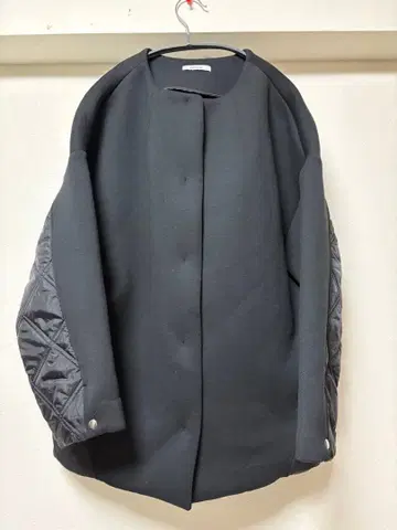 KEYUCA 퀼트 콤비 코쿤 코트 블랙