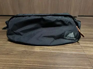GREGORY 블랙 바디백