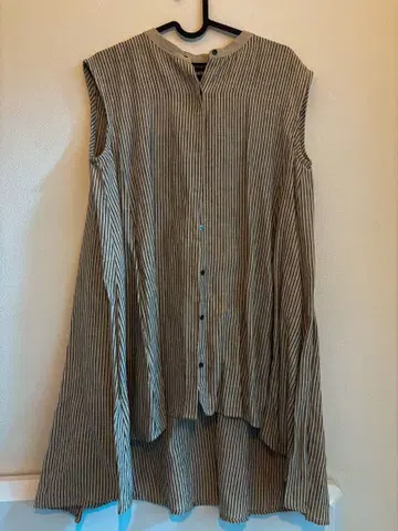 스트라이프 슬리브리스 셔츠와 팬츠 세트