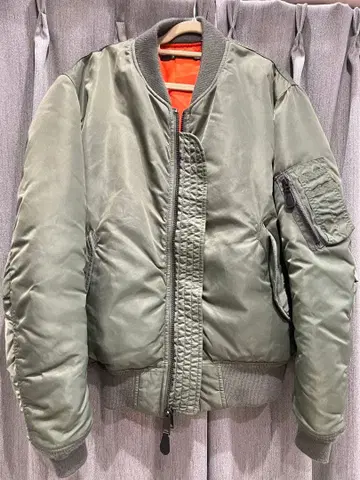 AVIREX MA-1 자켓 올리브 그린