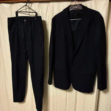 컨디션 최상 가을/겨울 두꺼운 원단 띠어리 울 셋업 자켓 조거 팬츠