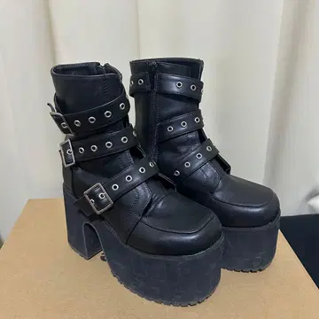 블랙 플랫폼 부츠 스트랩 포함