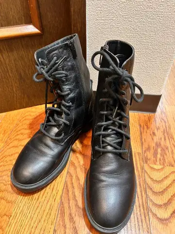 ZARA 블랙 레이스업 가죽 부츠