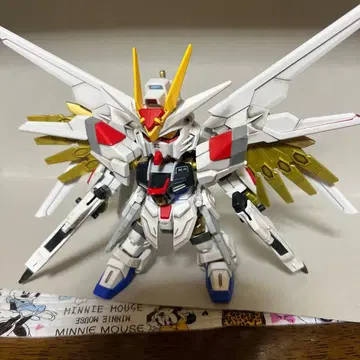 SD 건담 마이티 스트라이크 프리덤 페인팅 제품