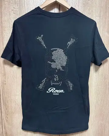 Roen 스컬 디자인 V넥 티셔츠