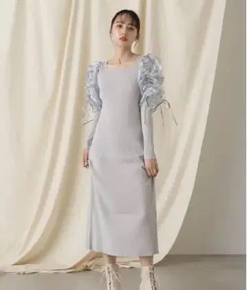 JILL by JILLSTUAR 시어 개더 슬리브 니트 원피스