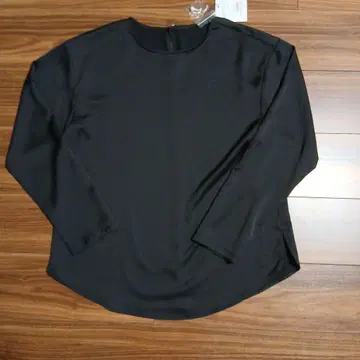 Elura 블랙 긴팔 새틴 블라우스 셔츠