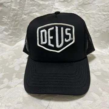 DEUS 블랙 트래커 캡
