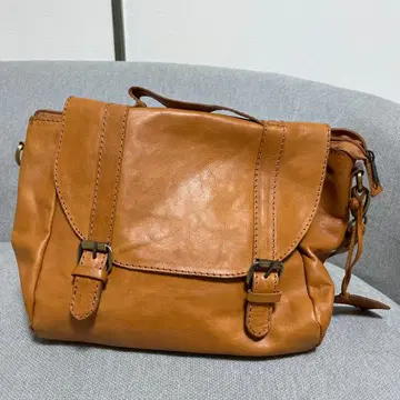 브라운 가죽 숄더백