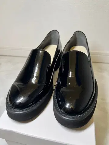 오데트 에 오딜 블랙 통굽 슬립온