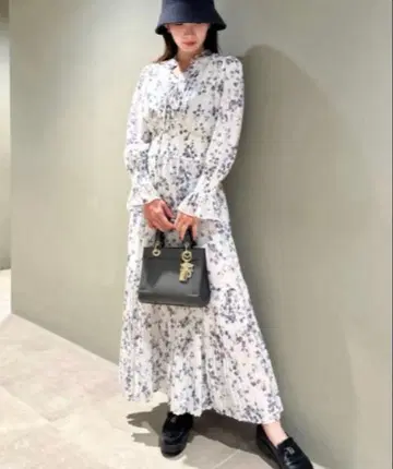 스나이델 미니 꽃무늬 원피스 미니 꽃무늬 원피스 블루 화이트