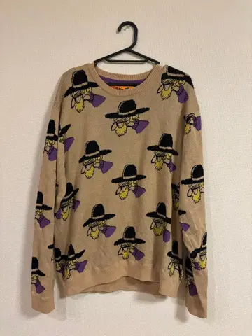 Left Alone 니트 베이지 캐릭터 올 패턴 면