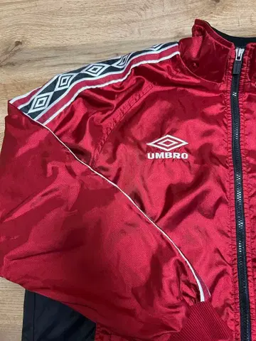UMBRO 빨간색 나일론 자켓 스트라이프