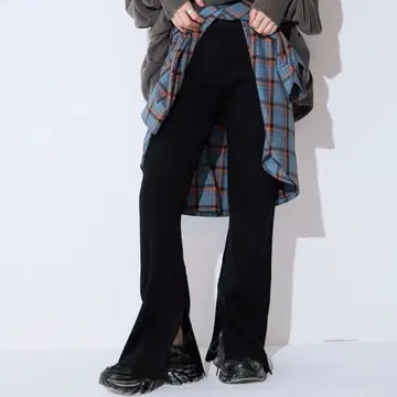 JEANASIS 지나시스 리브 니트 플레어 팬츠 블랙