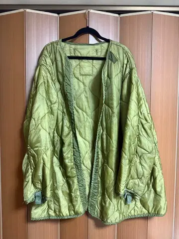 올리브 그린 퀼팅 자켓