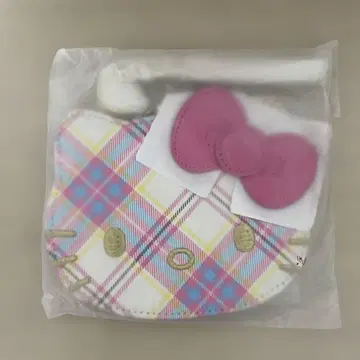 새상품 미개봉 산리오 헬로키티 페이스형 패스케이스 드레스 타탄