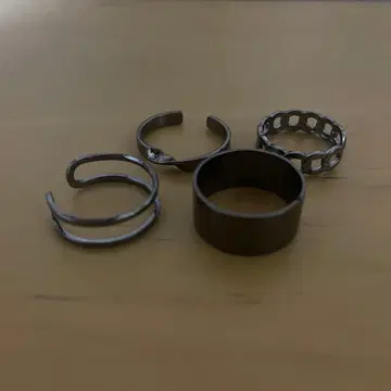 블랙링 4종 세트 한국 매장 Y2K