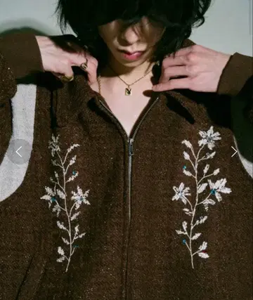 Camphor wood 꽃 자수 라메 트위드 바시티 자켓 자켓