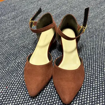 브라운 스틸레토 하이힐