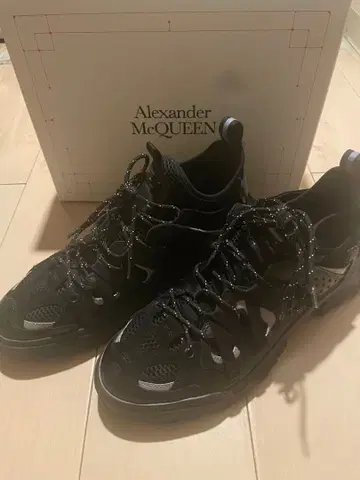 Alexander McQueen 스니커즈 jahxncho 착용