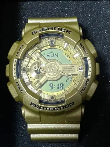 카시오 G-SHOCK GA-110GD-9AJF 골드 미사용 새상품!