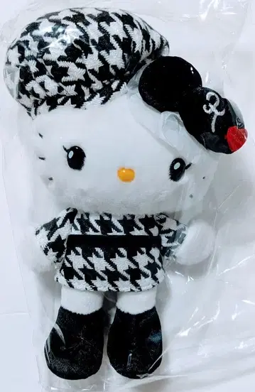 헬로키티 마스코트 홀더 (흑백 걸리시 쌍둥이 코디)