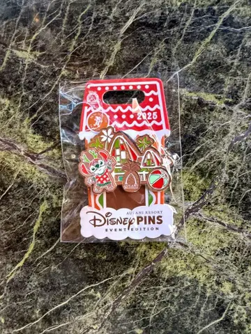 디즈니 아우라니 스티치 핀 한정판 핀 배지 크리스마스 2025