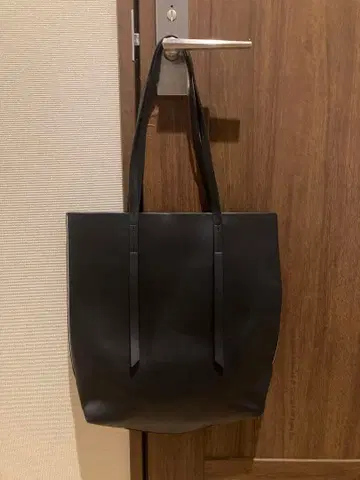 로데스코 블랙 토트백