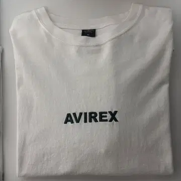 AVIREX 화이트 T셔츠 M 사이즈