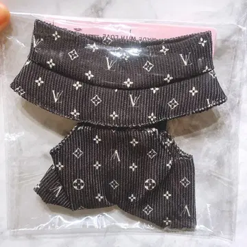 러브브 모노그램 패턴 옷 갈아입기 의류 모자 올인원 블랙 코듀로이