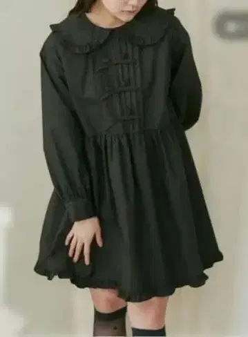 메리제니 핀턱 리본 미니 원피스 블랙 프릴 칼라