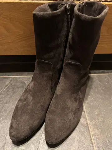 FITFIT 다크 그레이 스웨이드 부츠 지퍼 포함