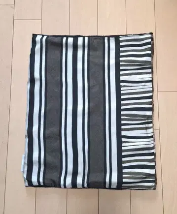 Pierre Louis Mascia 스트라이프 리버서블 넥워머