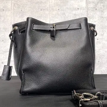 미사용급 덴하노 Mietia Libre Black 가죽 숄더백