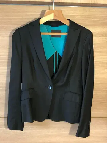 투모로우랜드 레지아니 자켓 블랙